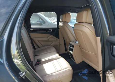 2019 Porsche Cayenne z USA, uszkodzony, nr VIN WP1AA2AY6KDA08082